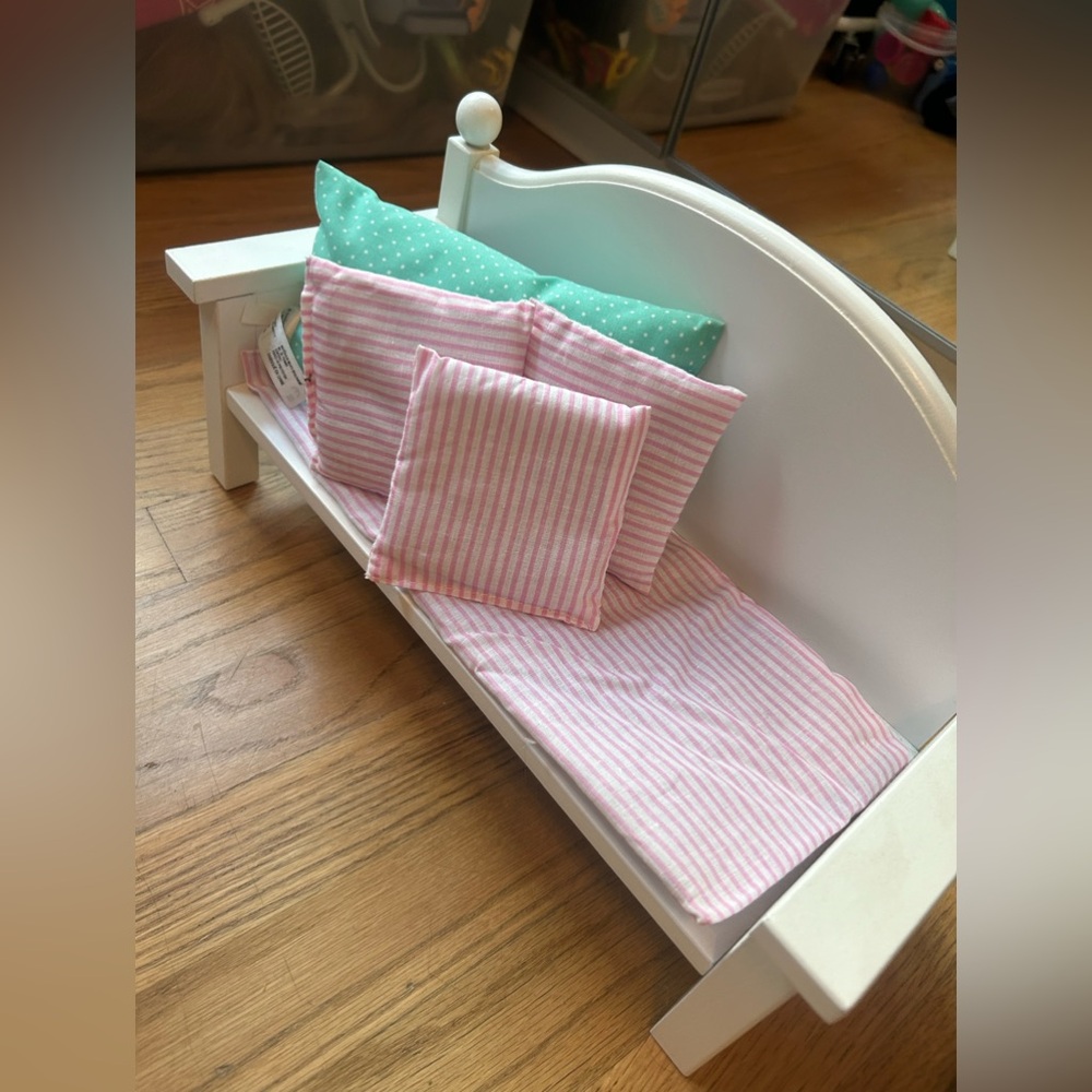 American girl doll bed accessories !!READ DESCRIPTION!!